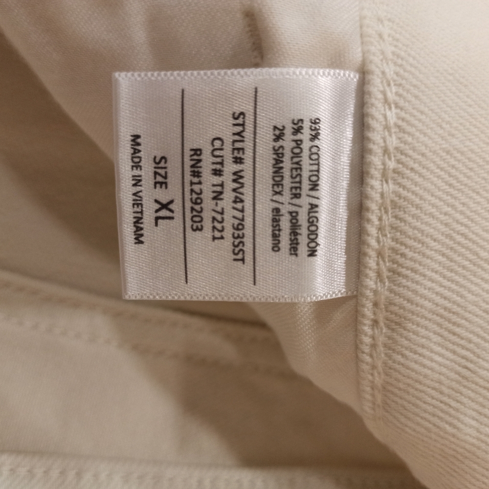 NWT women's Cello White Boyfriend cutoff Shorts SIZE XL - Picture 8 of 16
